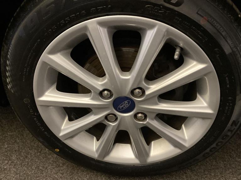 FORD FIESTA Photo spincars-494a62f0401428264ad180584ccd36826228b5fe.jpg