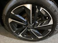 PEUGEOT 408 Photo 23