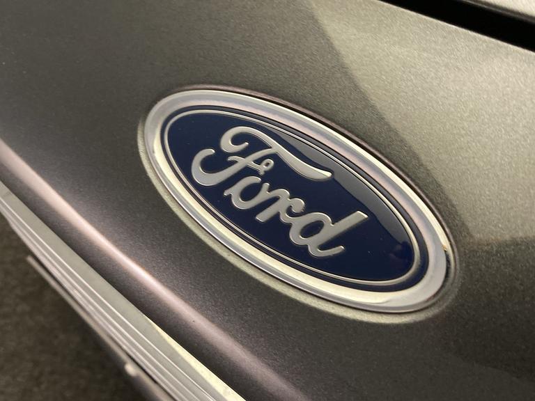 FORD FIESTA Photo spincars-573cbcb8391139ad7c566df771ad76a072d625b4.jpg