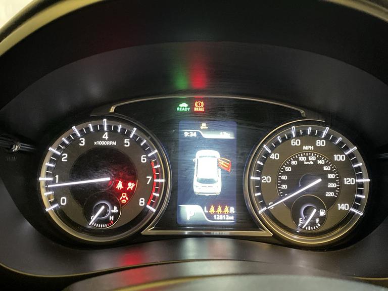 Suzuki S-CROSS Photo spincars-5ef37d66018b97f3810a66d4116ea2b2e0bbe4f7.jpg
