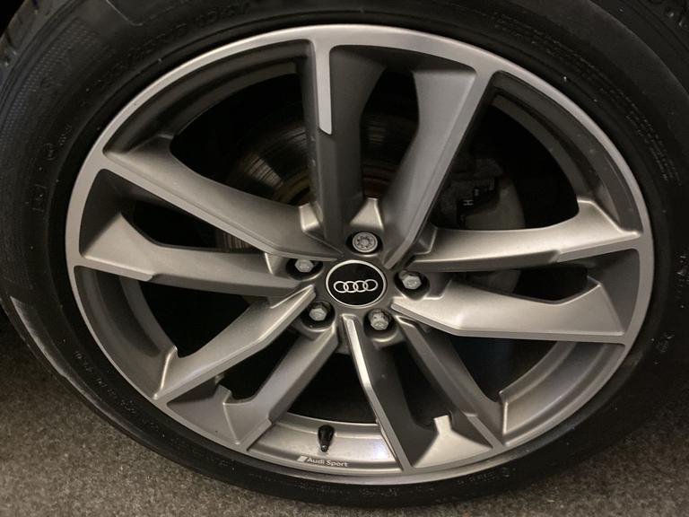 Audi Q3 Photo spincars-643a17cd5578873e66bfefdba331d70036951c7b.jpg