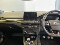FORD Focus Photo 2