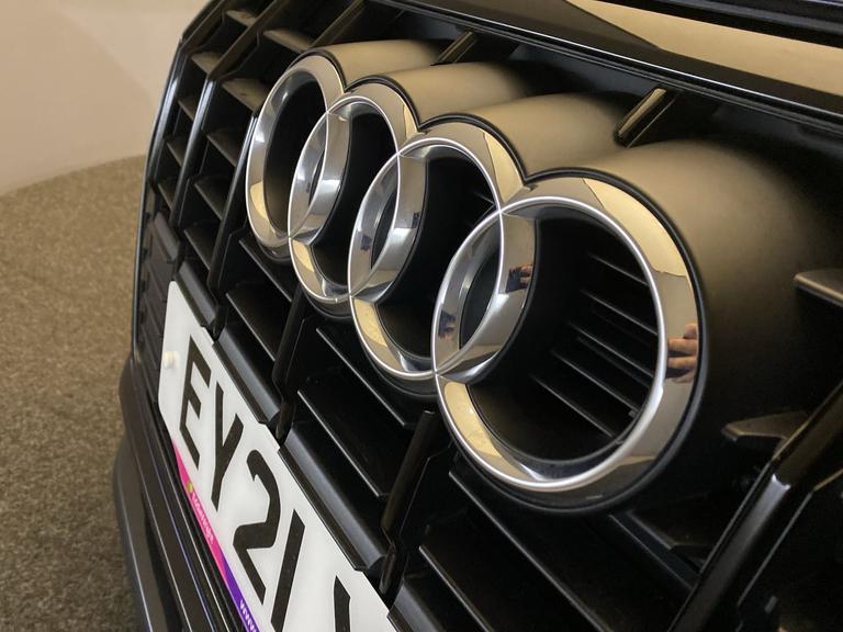 Audi Q3 Photo spincars-70b968f3667b96b25835db2dda81006df3bb24b6.jpg