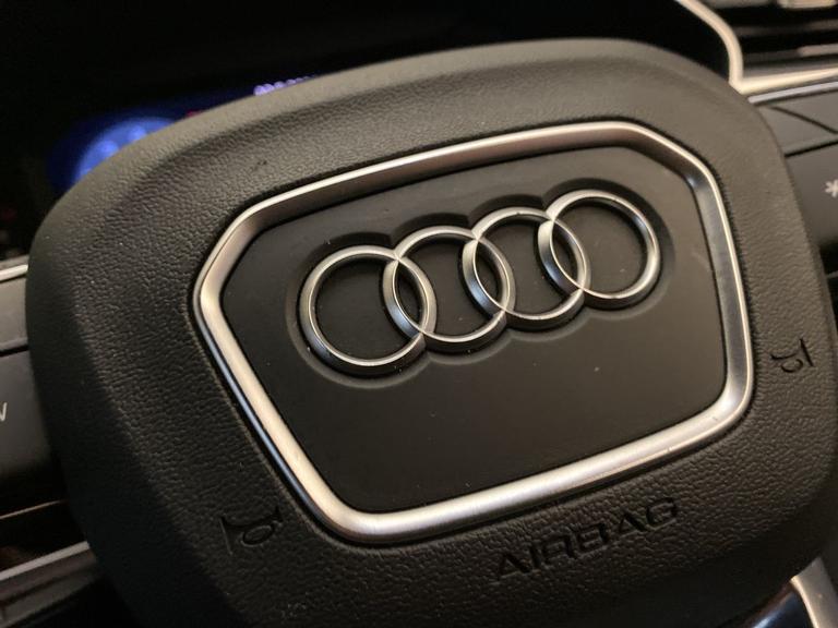 Audi Q3 Photo spincars-70e92211e4a5bd67570a22d5f7dec0348dbdee2e.jpg