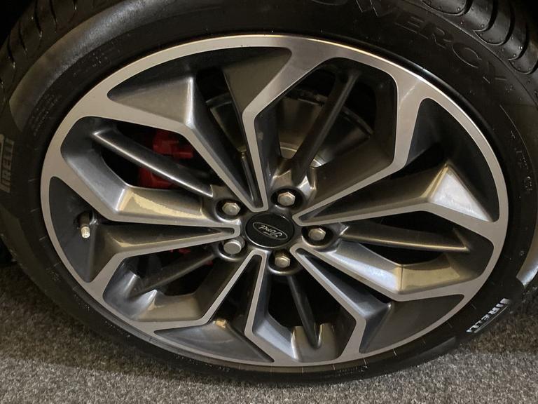 Ford FOCUS Photo spincars-73b2e887af0cf1a3dca48a23aa846d2ebb0a623e.jpg