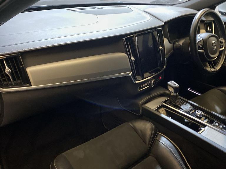 VOLVO V90 Photo spincars-740fee3b377c72eaed39ddeebe49bdc7716cce2e.jpg