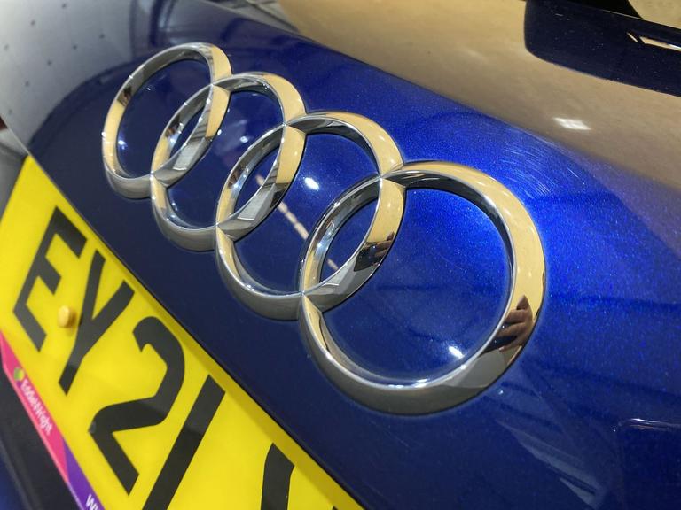Audi Q3 Photo spincars-7c6a4ed5bca0e5b94397be6d70b879029ac42208.jpg