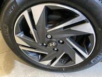 HYUNDAI BAYON Photo 6