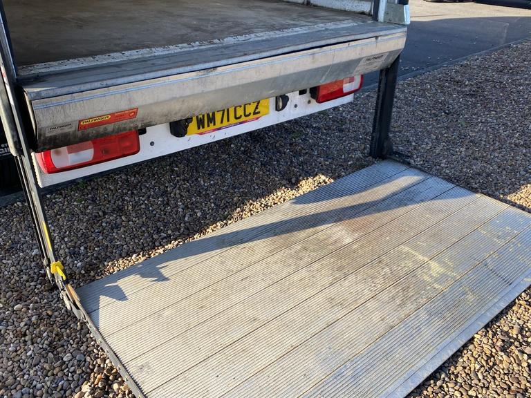 Volkswagen CRAFTER Photo spincars-89eb4e14ee3c27f54f1dd06cfee4dfcfa0f7f2e3.jpg