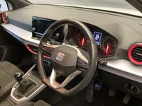 SEAT ARONA Photo 2