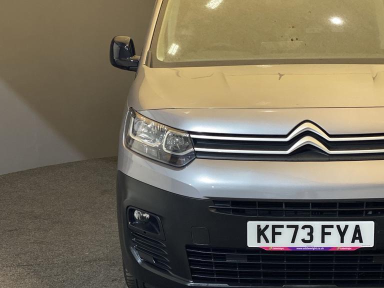 CITROEN BERLINGO Photo spincars-8dcac1ff11156a1895121665d0f71c48eb0bfa12.jpg