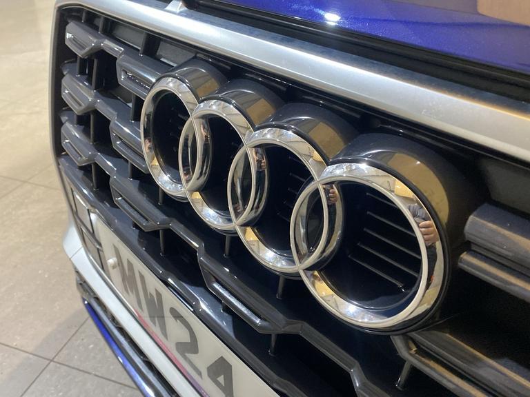 Audi Q2 Photo spincars-8e517c57774f67452567fd53c0b5838bb9d8cf43.jpg