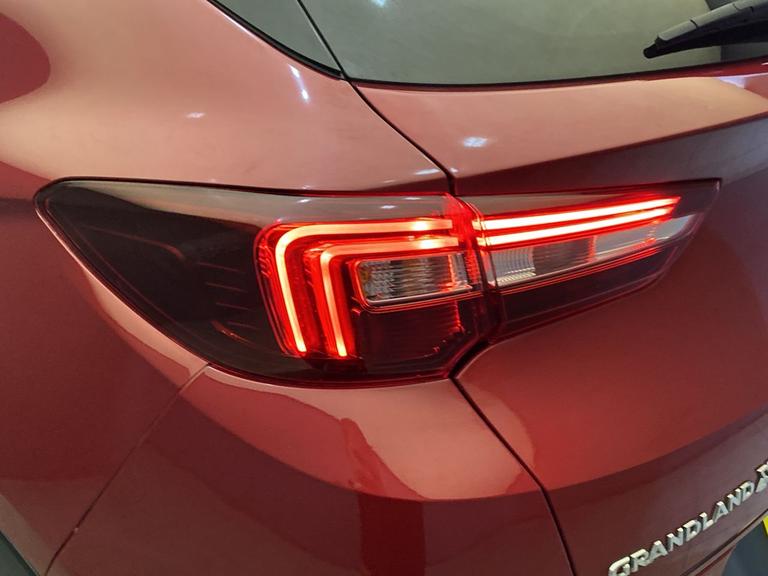 Vauxhall GRANDLAND X Photo spincars-92cd28b006dd78370223c1ad9b10df956dd29ca4.jpg
