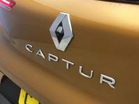 RENAULT Captur Photo 16