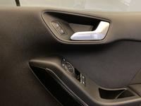 FORD FIESTA Photo 24