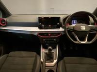 SEAT ARONA Photo 3