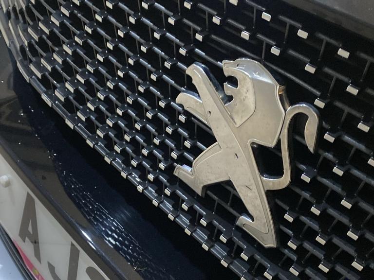 PEUGEOT 3008 Photo spincars-b9bdbd7d1e1a25a9807161ef484a83f52f7b4749.jpg