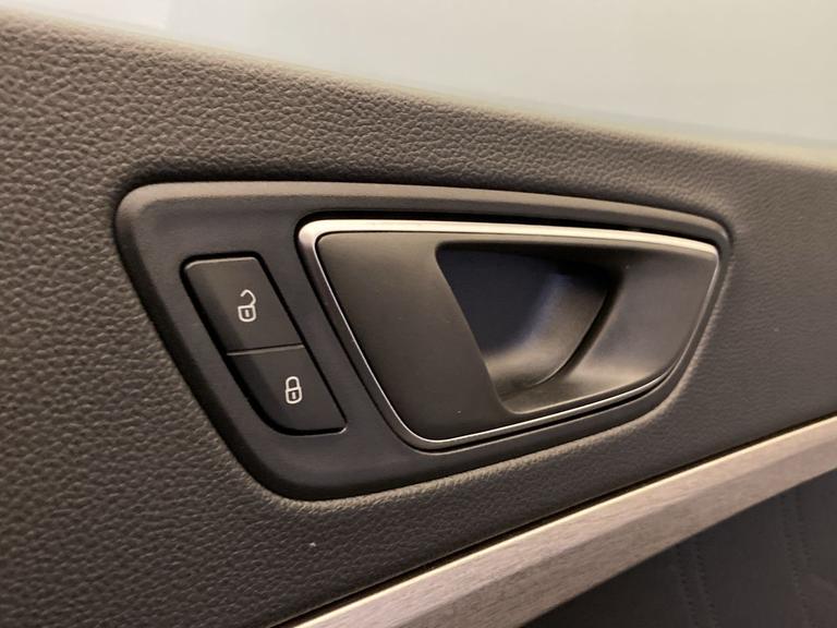 SEAT ATECA Photo spincars-c82959755ec0e1752c029412ae395f8cc12e23f2.jpg
