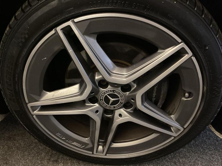 Mercedes-Benz CLA Photo spincars-cd44ca033a4c0db515ddf8f06b18fd97afbc301a.jpg