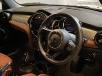 MINI Hatch Photo 1