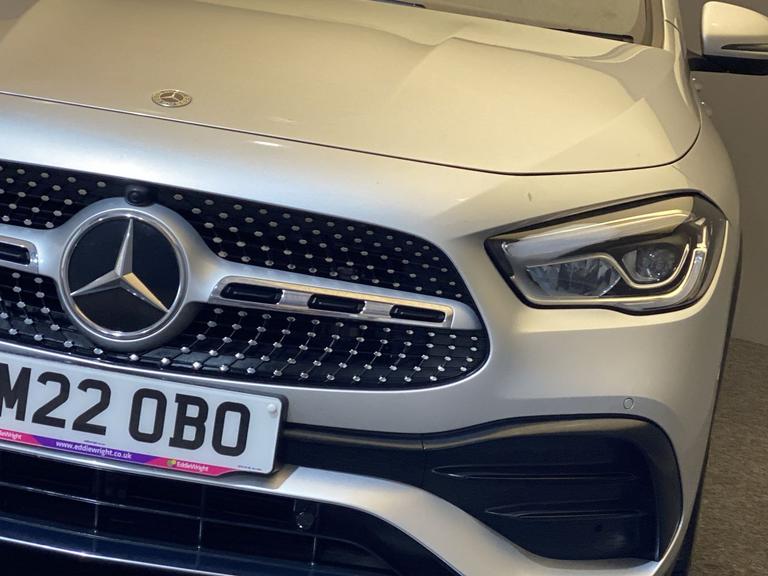 MERCEDES-BENZ GLA Photo spincars-d0444112b5a4cfb9f6a8b00f8d5bf0e34549b321.jpg
