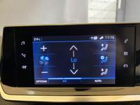 Peugeot 208 Photo 9