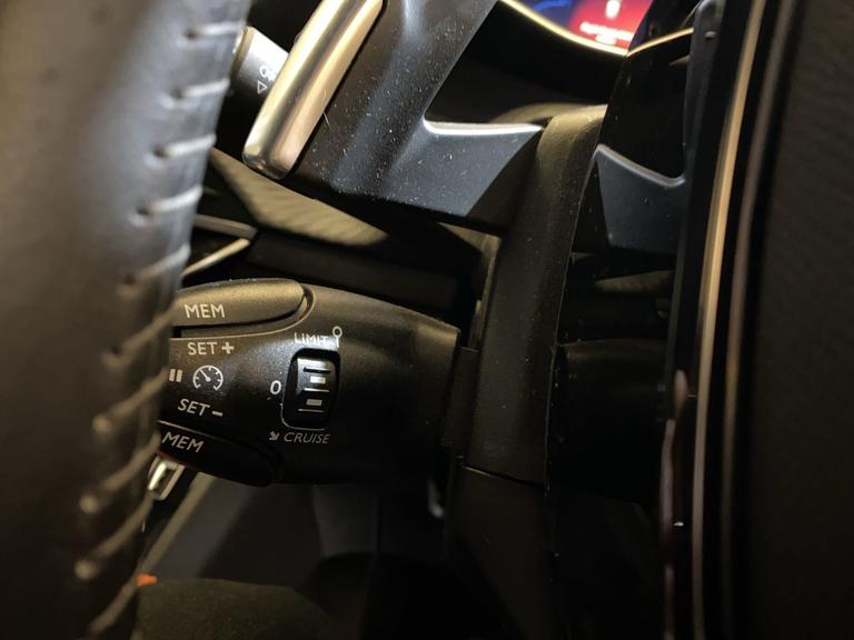 Peugeot 208 Photo spincars-e2a4486ce964d4ed2a80938b4e907d3df851bc00.jpg
