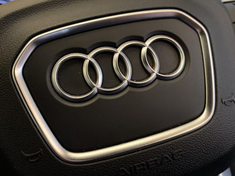 AUDI Q5 Photo spincars-e701a7e86bcb28f1c9f907331ee100606b48ebde.jpg