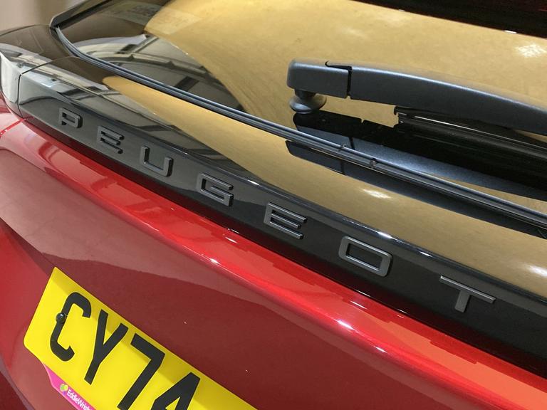 PEUGEOT 2008 Photo spincars-ead130b8afe131c428022b27fde3e30fbcccaf36.jpg