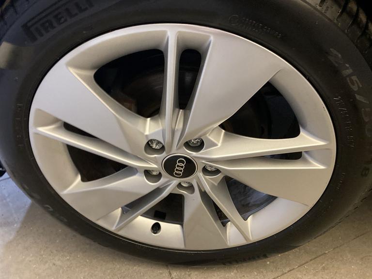 Audi Q2 Photo spincars-f49b825336b7fb545718cd64dc6fc43a64f4c4d9.jpg