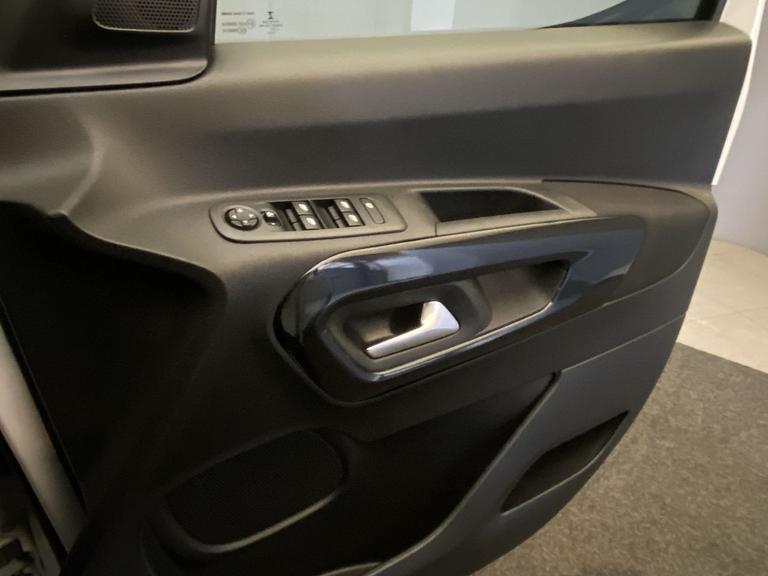 CITROEN BERLINGO Photo spincars-fa80a33542844f7f96cef306251c43f5f678f972.jpg