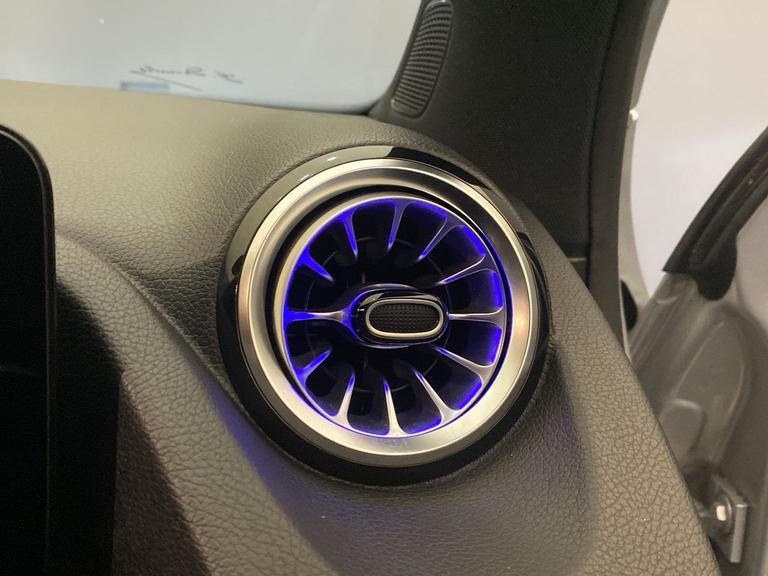 MERCEDES-BENZ GLA Photo spincars-fb2ea97a7c2df32e5ac3bbbb381ac6b2b464ef99.jpg
