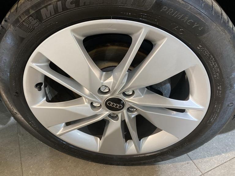 Audi Q2 Photo spincars-fb39802a2cb96e2f19a9e39236e9a304002994d8.jpg